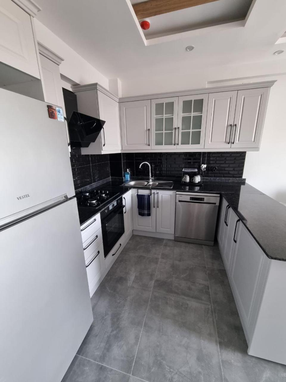 Daire Ugur Apart Sea View Premium *