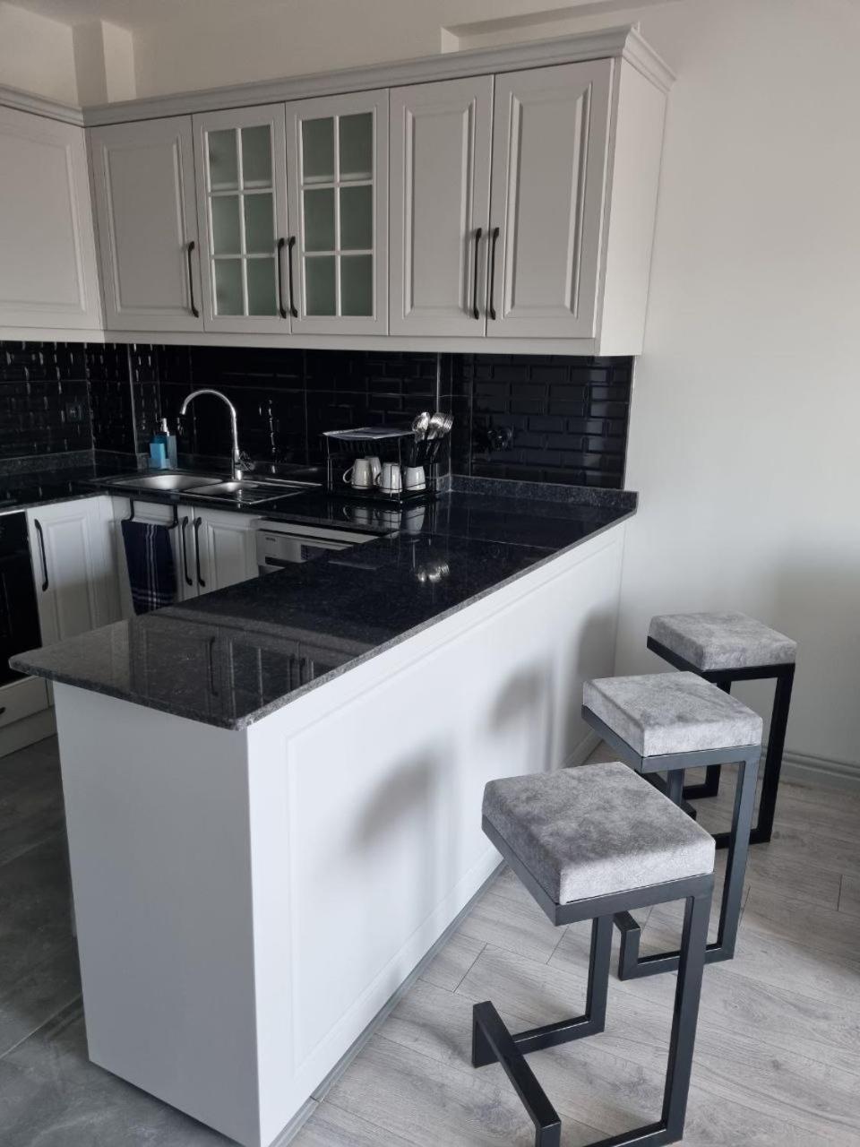 Ugur Apart Sea View Premium